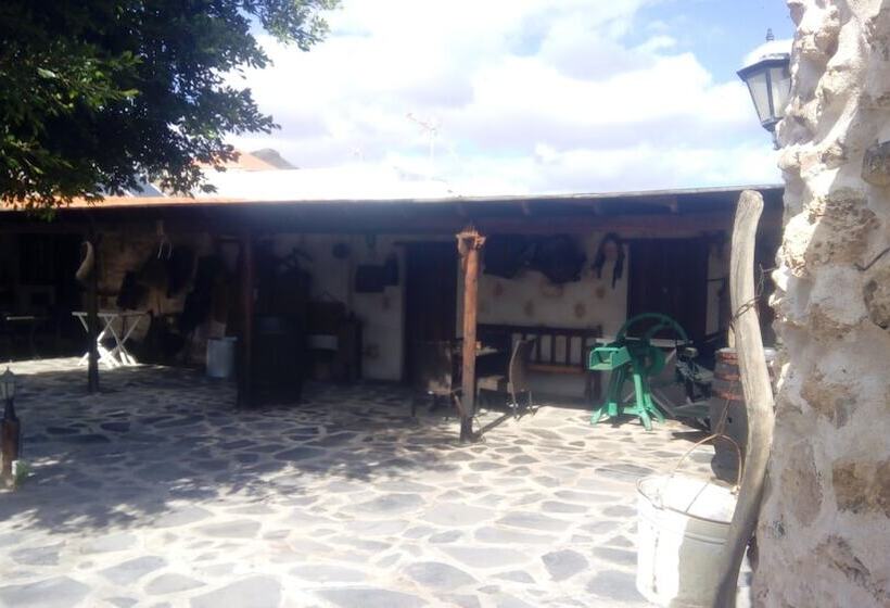 هتل روستایی Agroturismo La Gayria