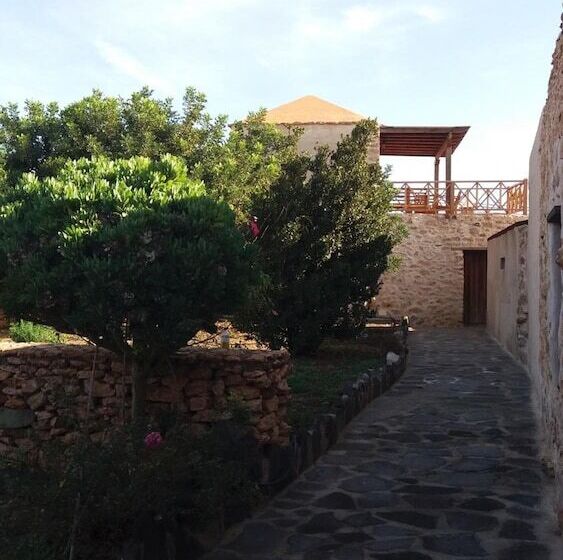 هتل روستایی Agroturismo La Gayria