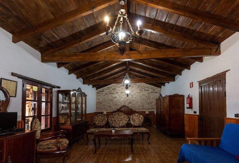 هتل روستایی Agroturismo La Gayria