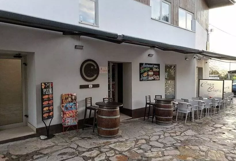Pensión Casa Cines Restaurante