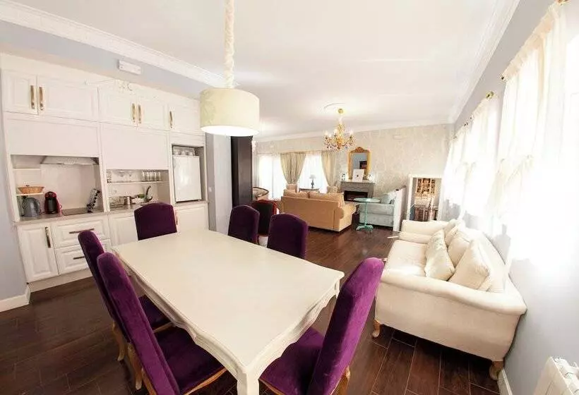 Majatalo Casa Rural La Pajarona