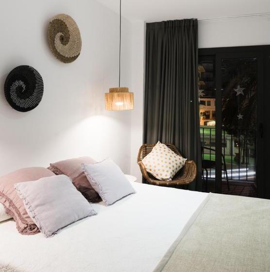 פנסיון Hostal Sa Malica