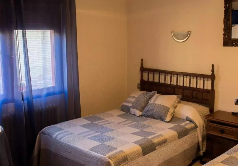 Hostal Restaurante Riofrio