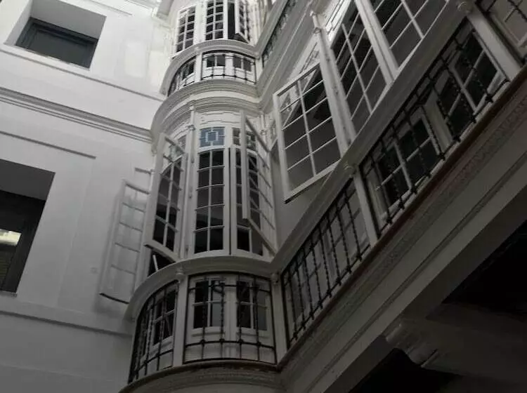 ホテル Uma Suites Parada Del Marqués