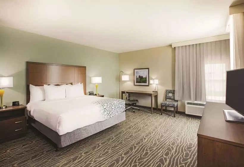 Hotelli La Quinta By Wyndham Wichita Northeast