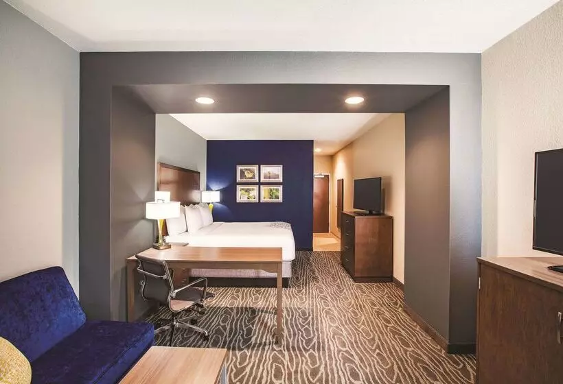 Hotelli La Quinta By Wyndham Wichita Northeast