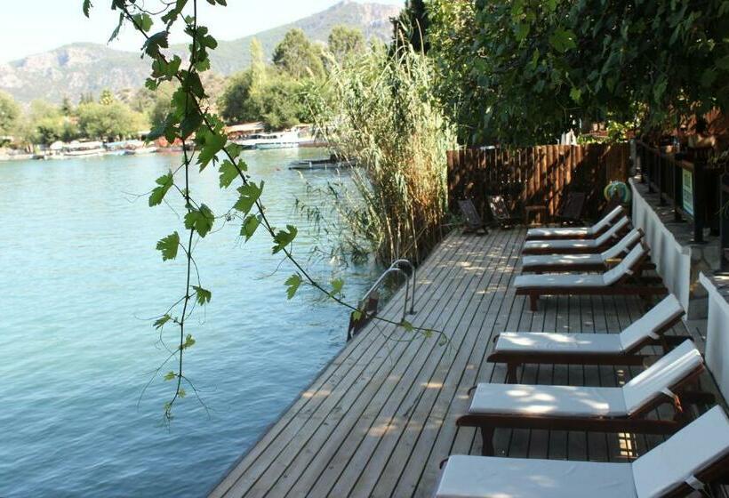 בית מלון כפרי Midas Pension