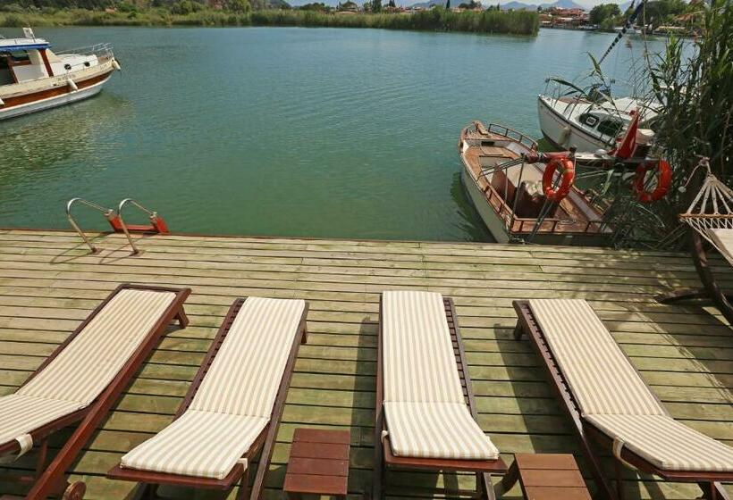 בית מלון כפרי Midas Pension