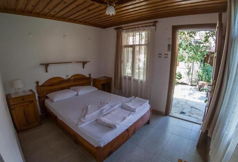 בית מלון כפרי Midas Pension