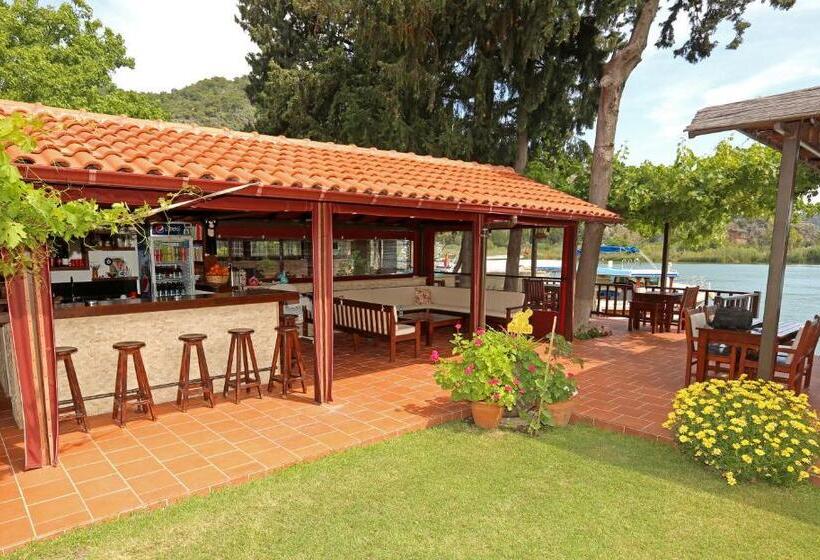 בית מלון כפרי Midas Pension