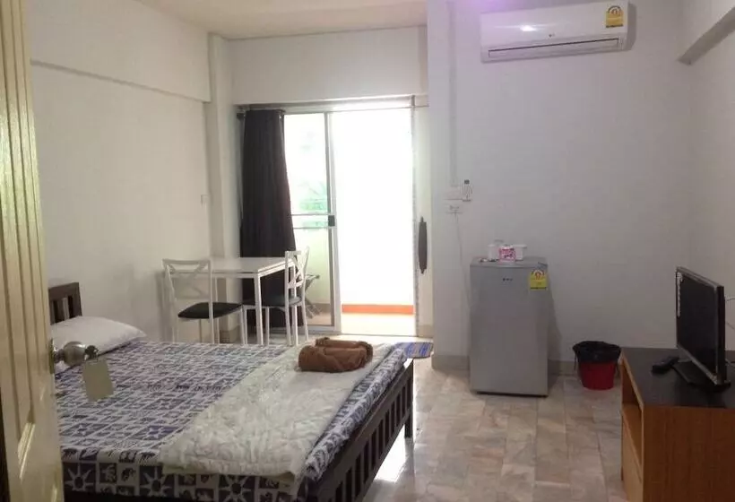 هتل Yaowamal Apartment