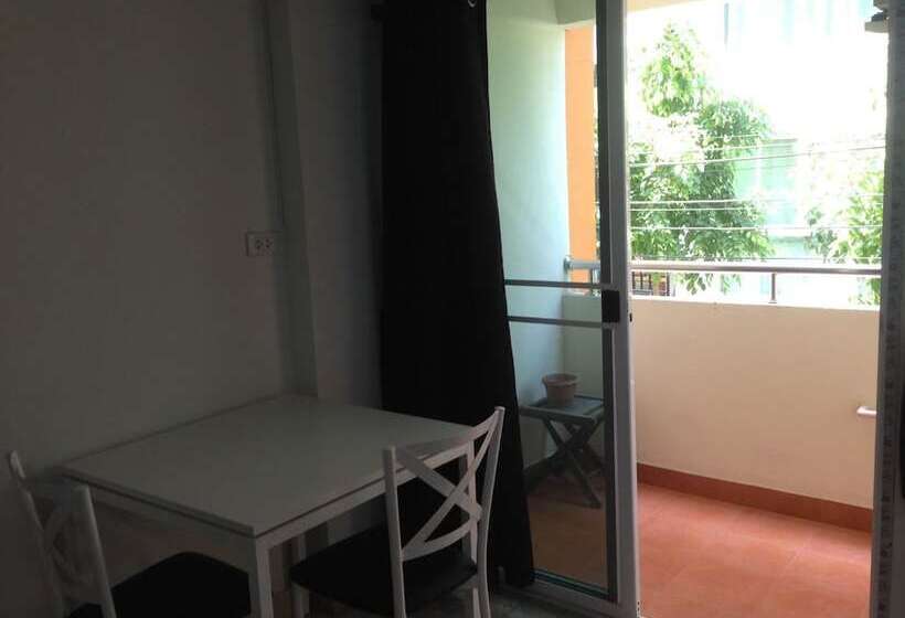 בית מלון כפרי Yaowamal Apartment