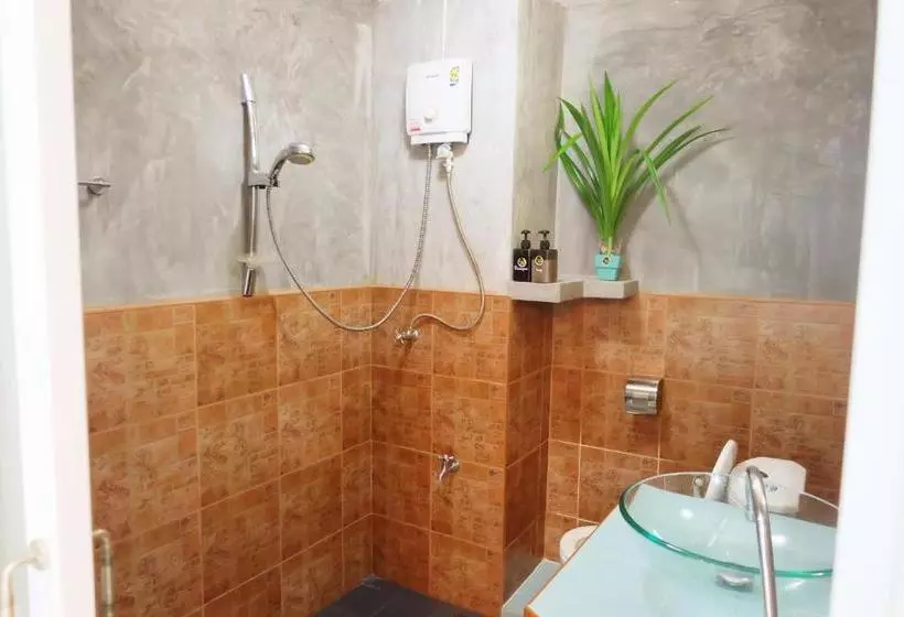 Majatalo Green House At Trang Guesthouse