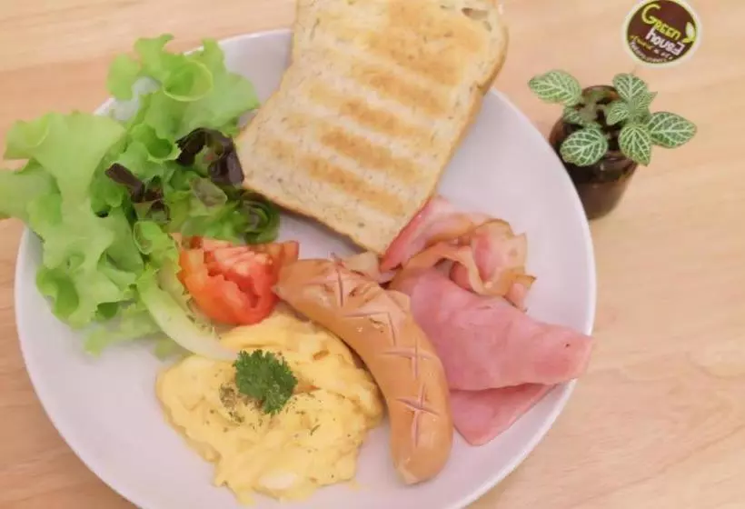 Majatalo Green House At Trang Guesthouse