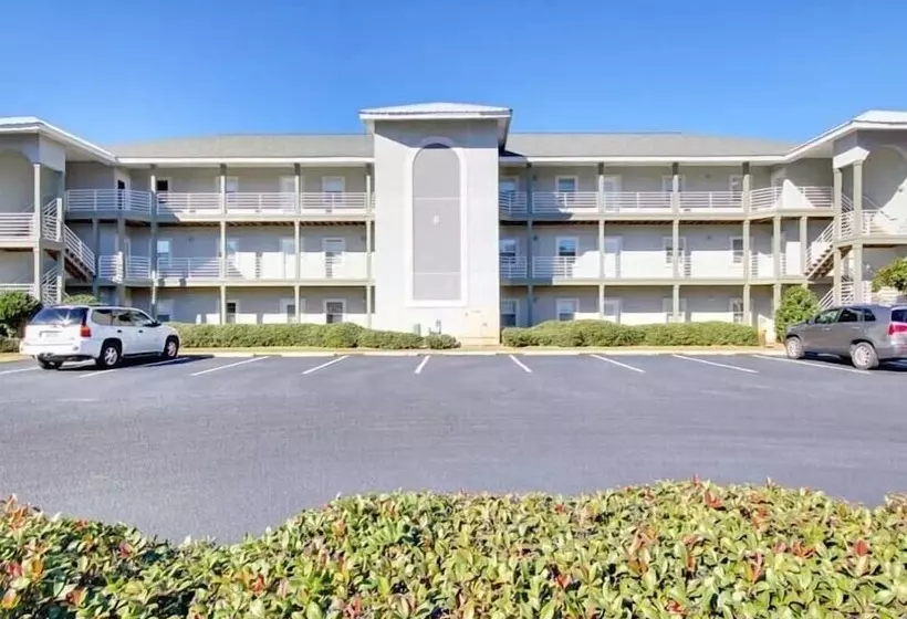 Romar Lakes 103e Condo