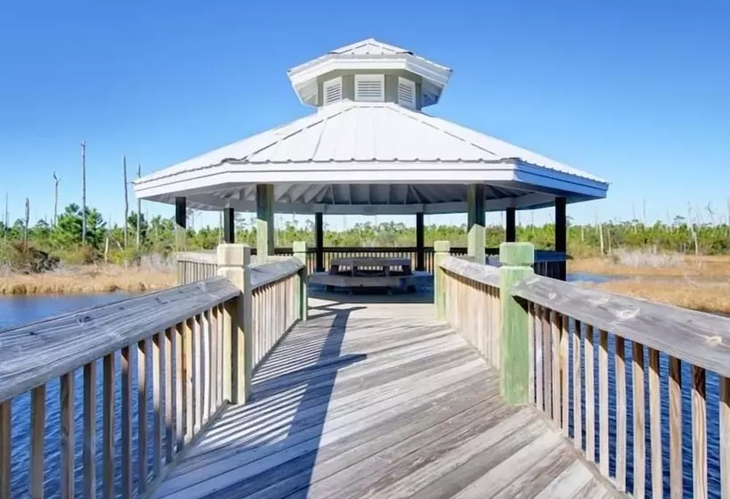 Romar Lakes 103e Condo
