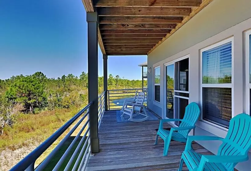 Romar Lakes 103e Condo