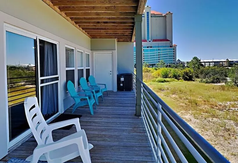 Romar Lakes 103e Condo