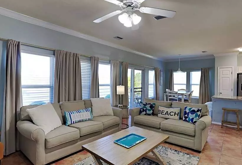 Romar Lakes 103e Condo