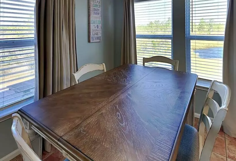 Romar Lakes 103e Condo