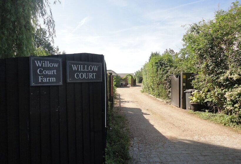 Willow Court Farm