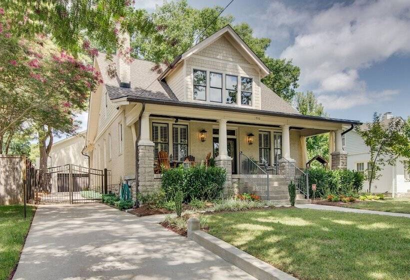 تختخواب و صبحانه Caroline House Nashville Historic Inn