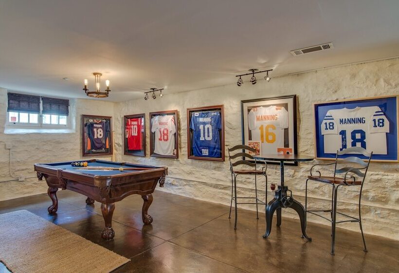 تختخواب و صبحانه Caroline House Nashville Historic Inn