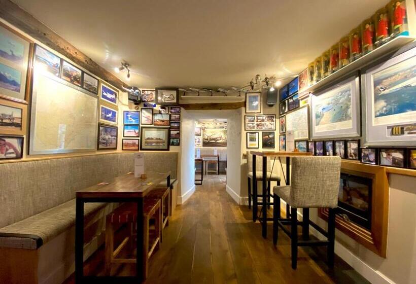 민박 Castle Cottage Inn