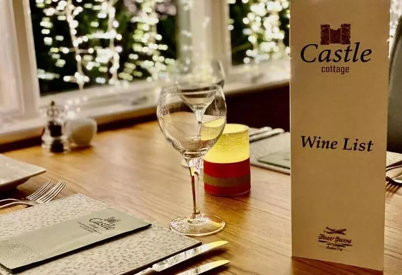 Bed and Breakfast Castle Cottage Inn