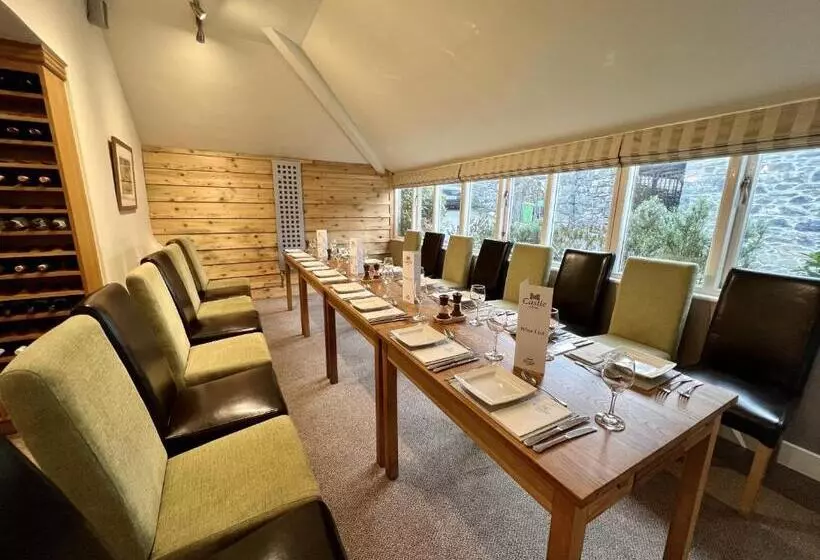 Bed and Breakfast Castle Cottage Inn