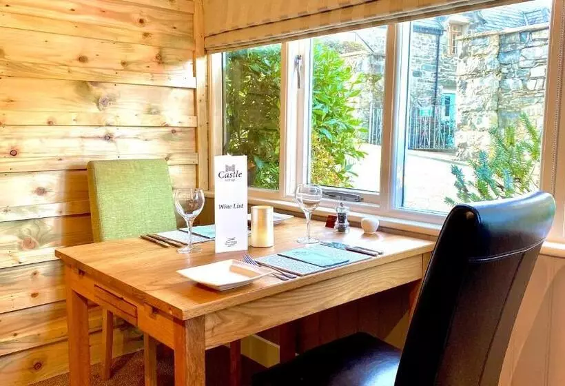 Bed and Breakfast Castle Cottage Inn