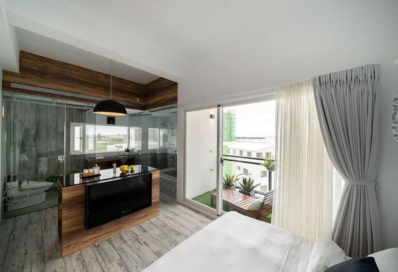 تختخواب و صبحانه Color Coral Boutique