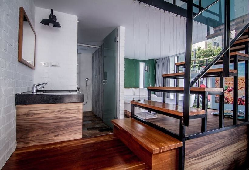 تختخواب و صبحانه Color Coral Boutique