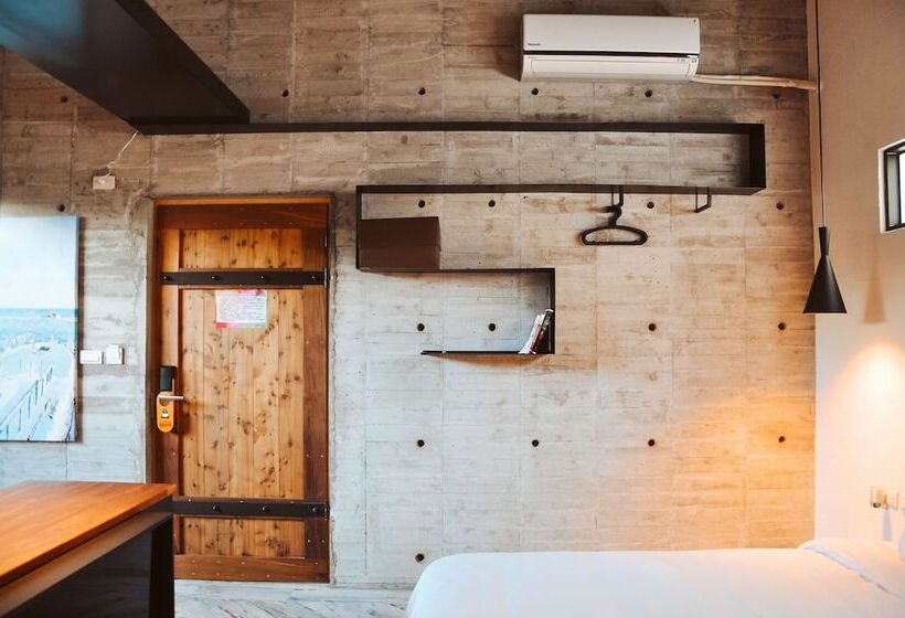 تختخواب و صبحانه Color Coral Boutique