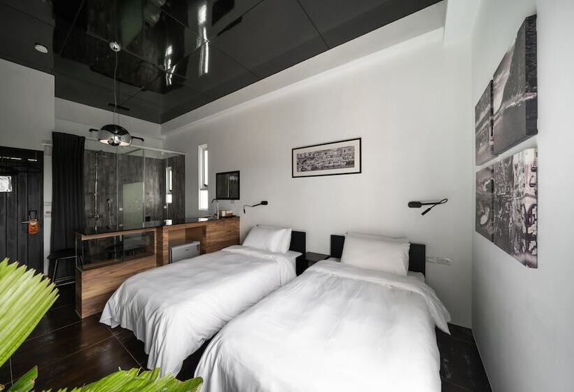 تختخواب و صبحانه Color Coral Boutique