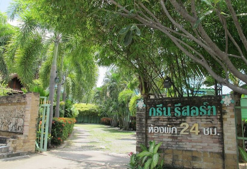 Отель The Green Resort Sri Racha