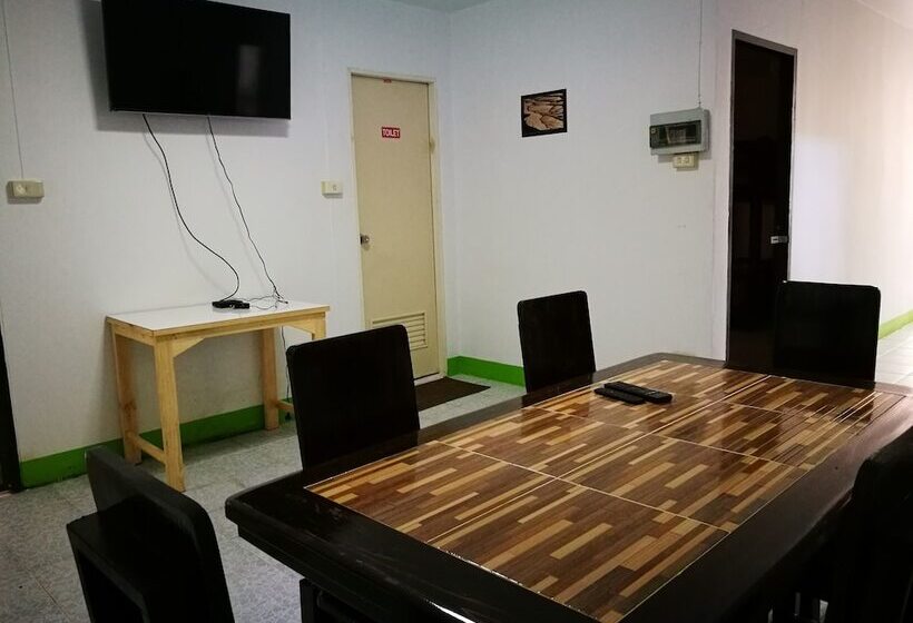 Stay With Jame Hostel