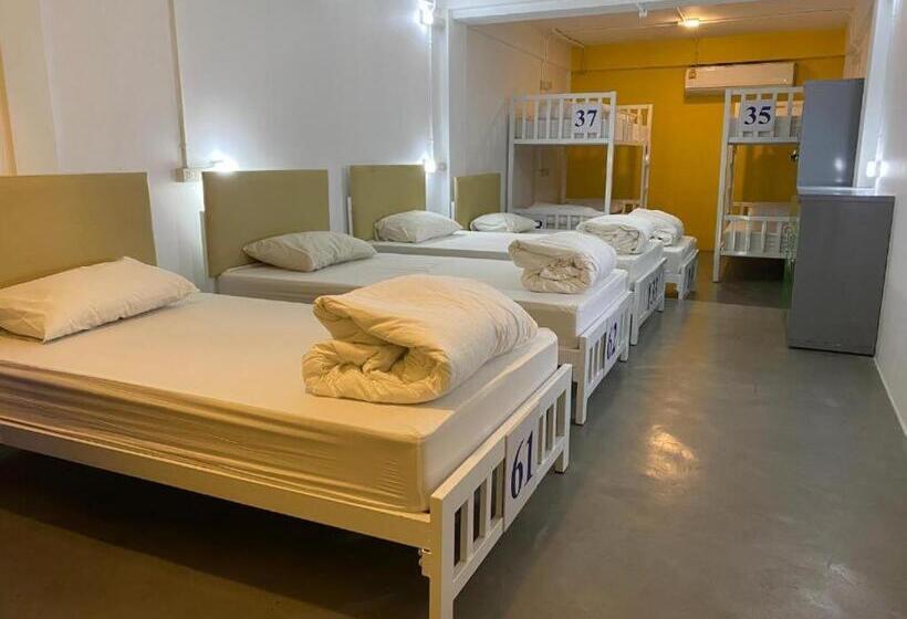 هاستل Bw Thai Art Style