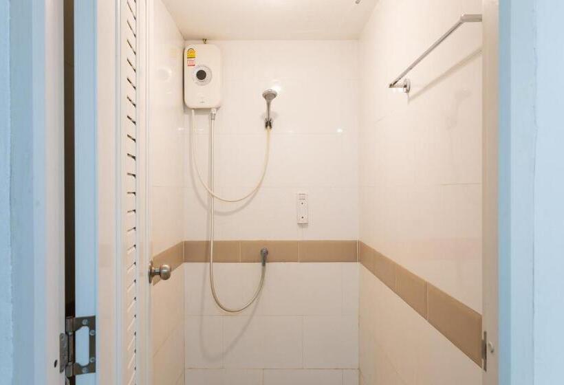 هاستل Bw Thai Art Style