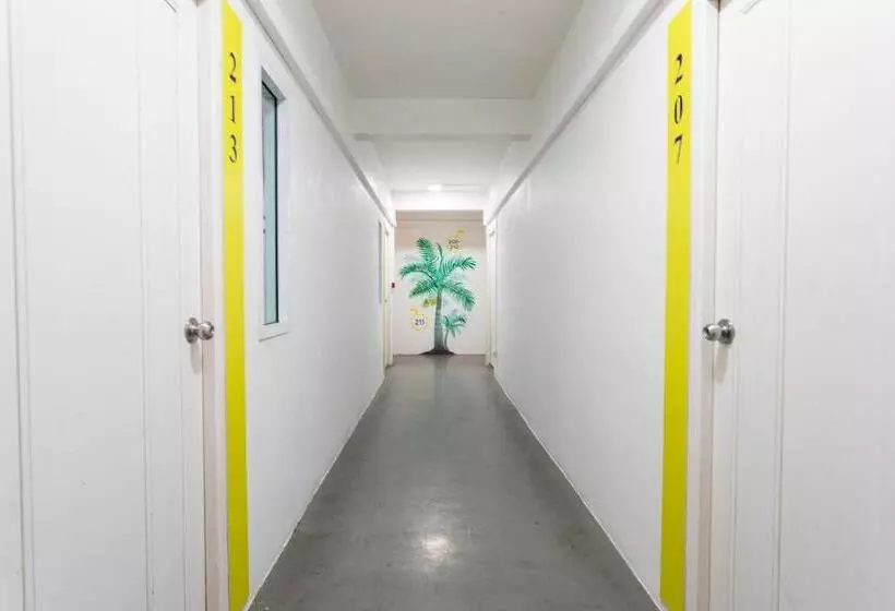 هاستل Bw Thai Art Style