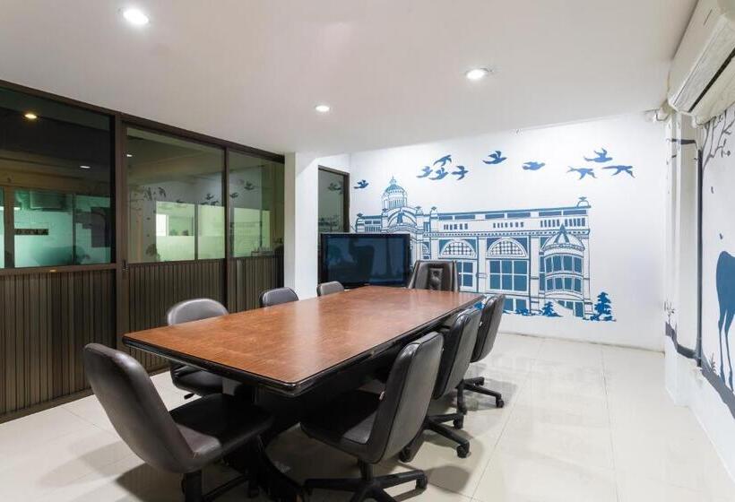 هاستل Bw Thai Art Style