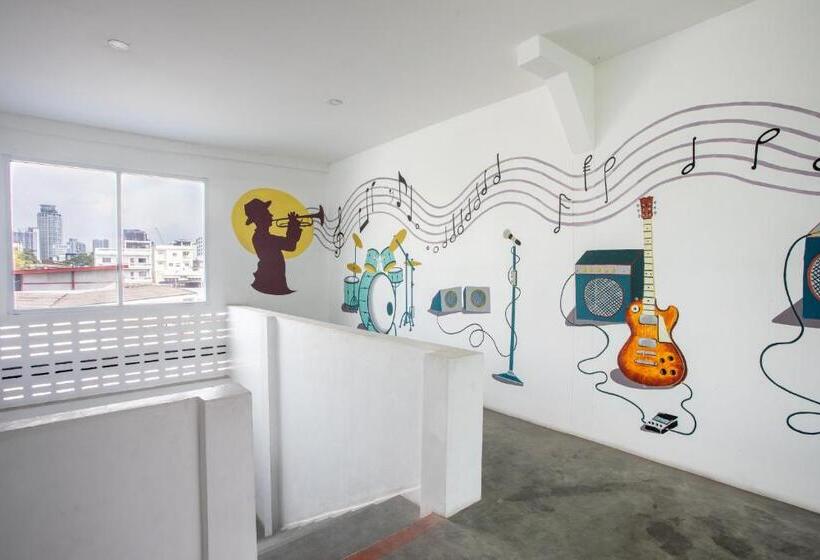 هاستل Bw Thai Art Style