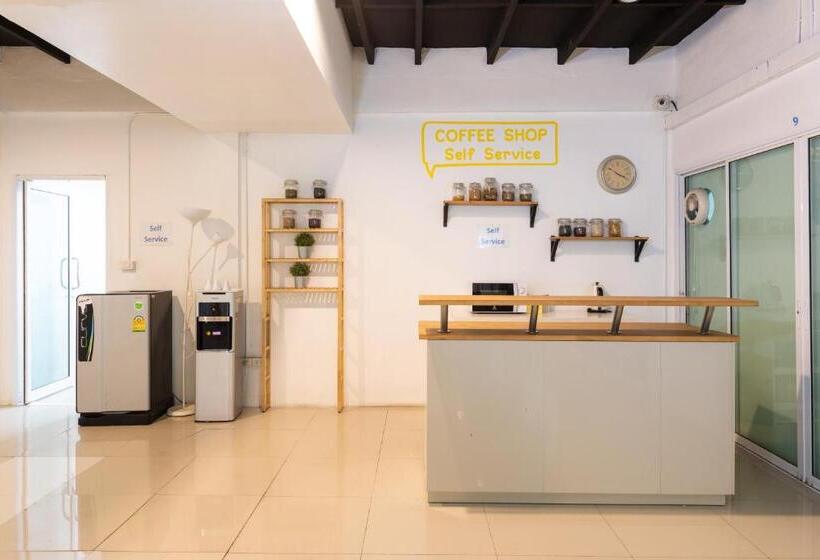 هاستل Bw Thai Art Style