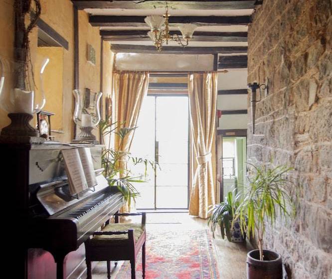 مبيت وإفطار Brayne Court