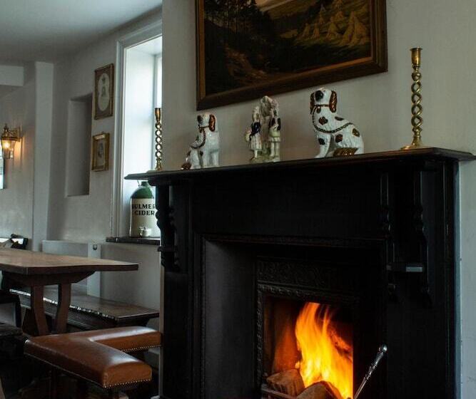 فندق فئة نجمة واحدة The Carden Arms