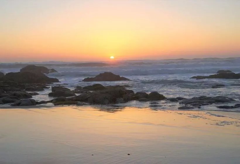 Hotelli Beachfront Manor