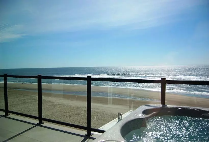 Hotelli Beachfront Manor