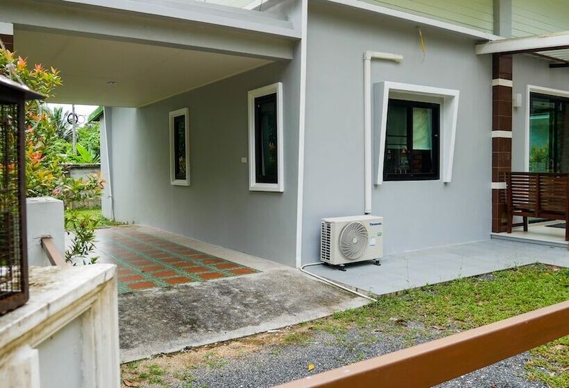 בית מלון כפרי Khaolak Home Thong