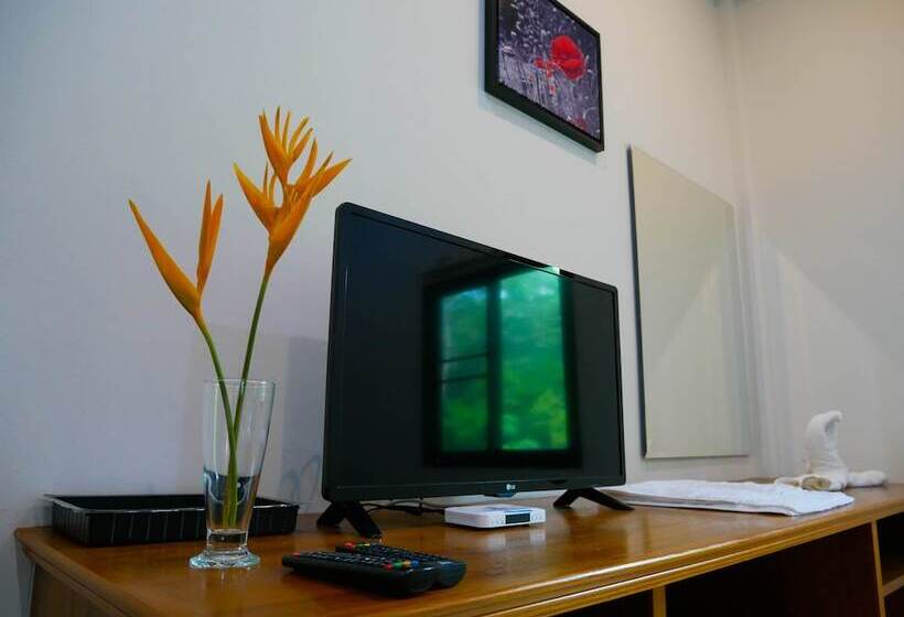 בית מלון כפרי Khaolak Home Thong