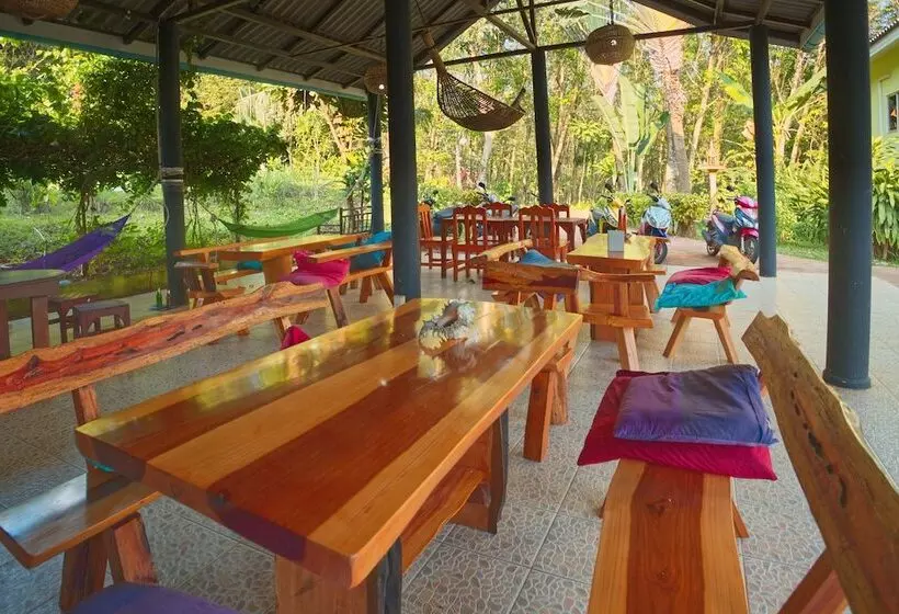 Hotelli Sea View Resort